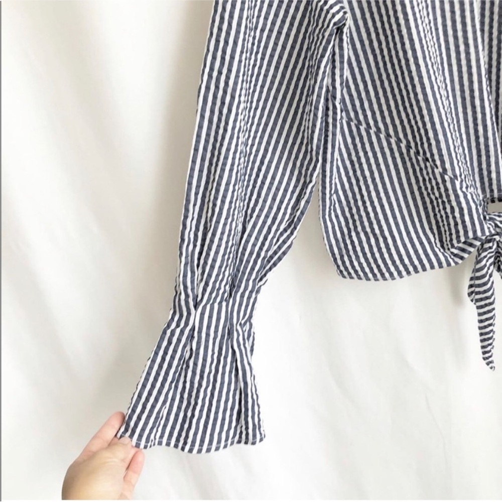 Women’s H&M Blue White Stripe Long Bell Sleeve Tie Front Top Sz 4 Small - Picture 3 of 7